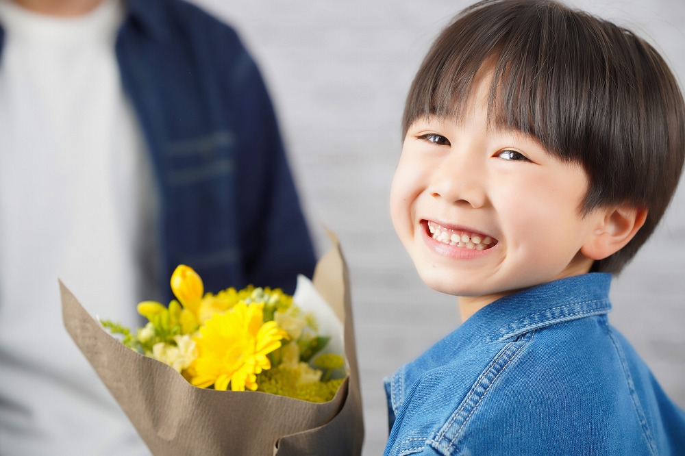 痛くない、矯正装置をつけるのは夜だけ！お子さまの治療は、画期的な矯正法「ビムラー矯正」で